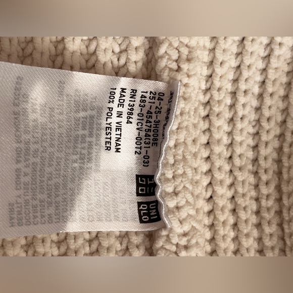 Uniqlo Washable Soft Knit Crewneck Sweater - Picture 4 of 5